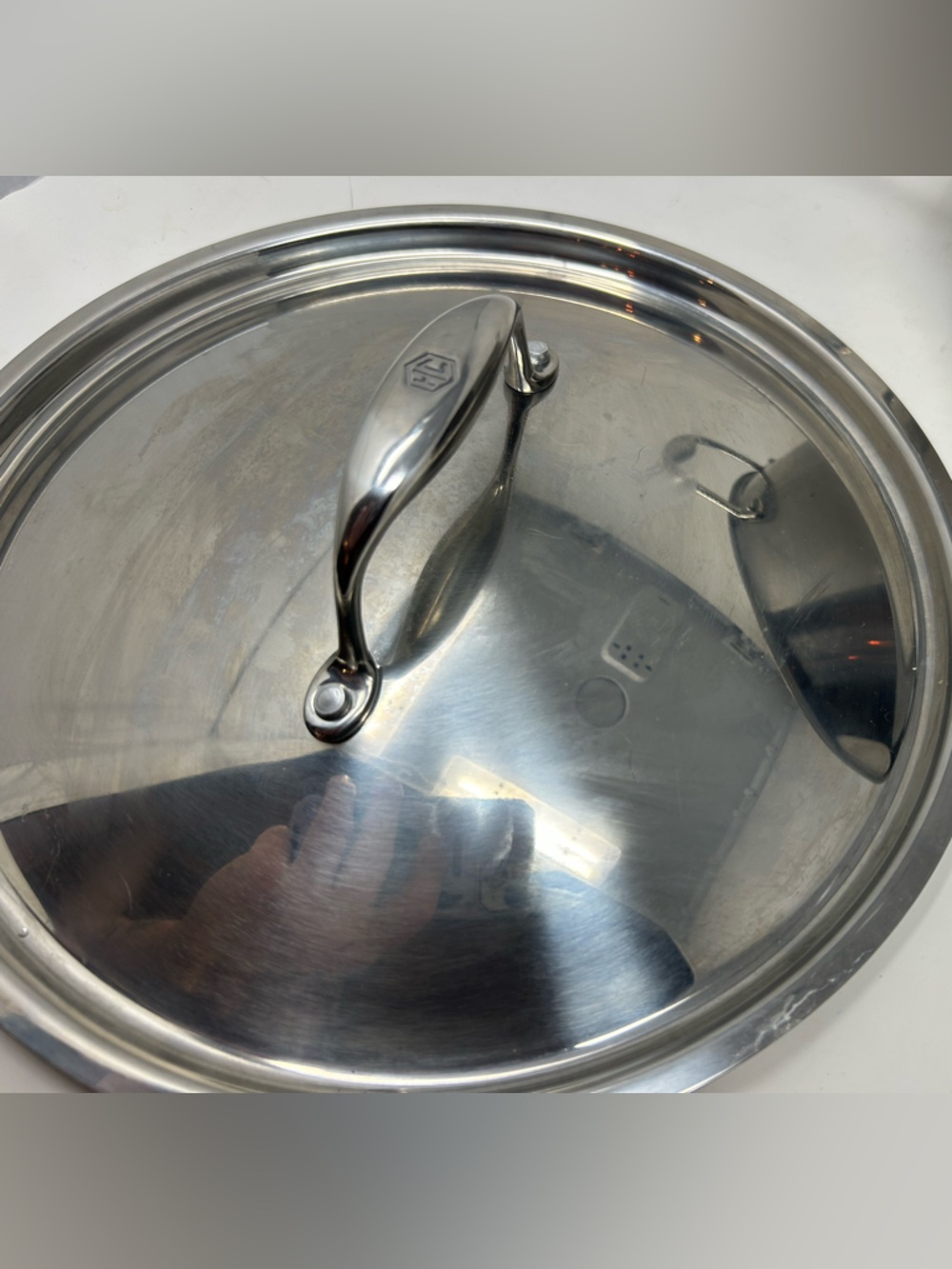 HexClad Hybrid Nonstick 5-Quart Dutch Oven with Stainless Steel Lid - Picture 8 of 8